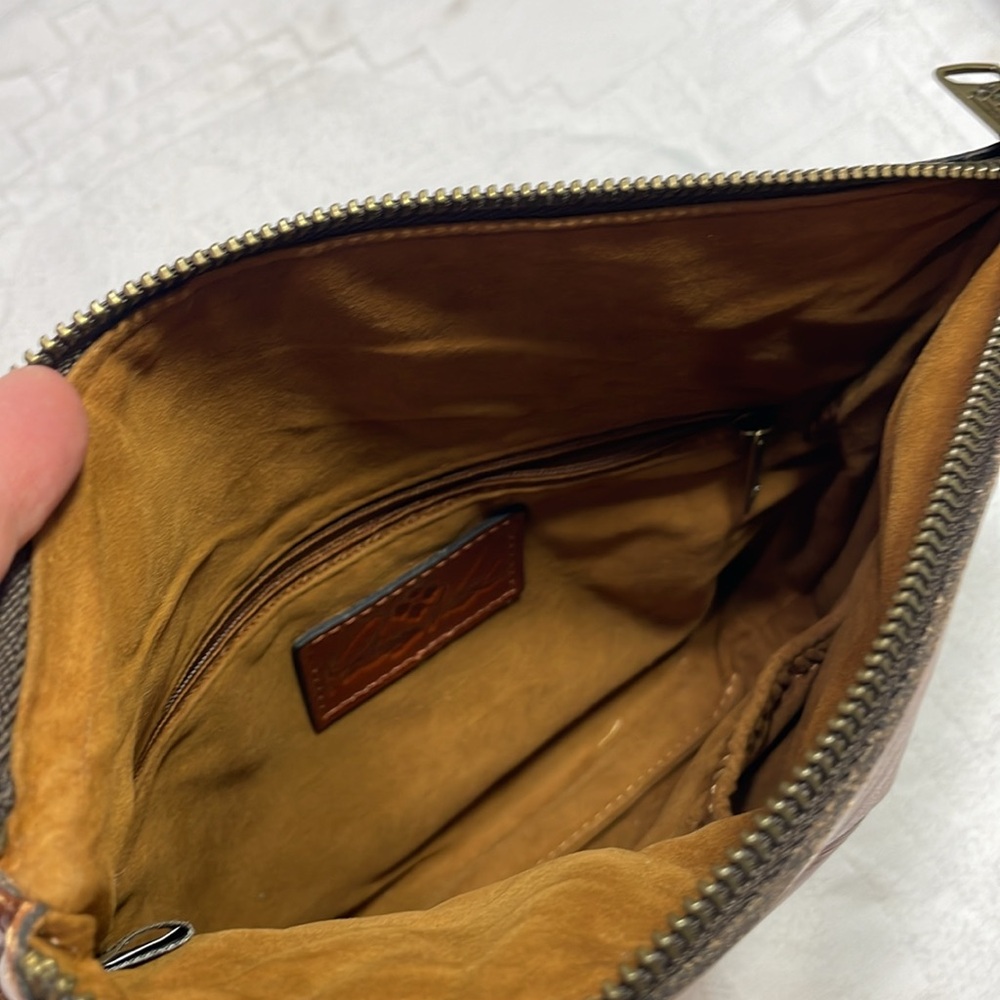 Patricia Nash VALERIE Tooled Leather Fold Over Wristlet Clutch Burnished EUC - Picture 9 of 11
